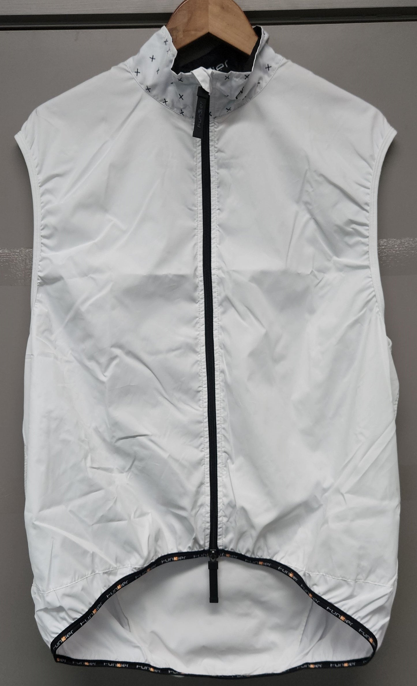 WHITE PRO WIND VEST - FUNKIER Pinarello, 100% Polyester, Mens - SMALL
