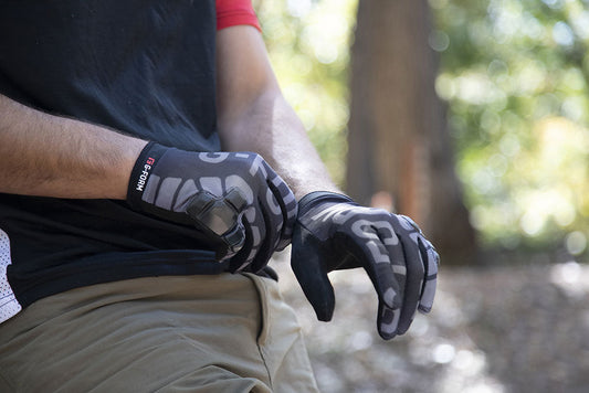 SORATA TRAIL GLOVE BLACK GREY