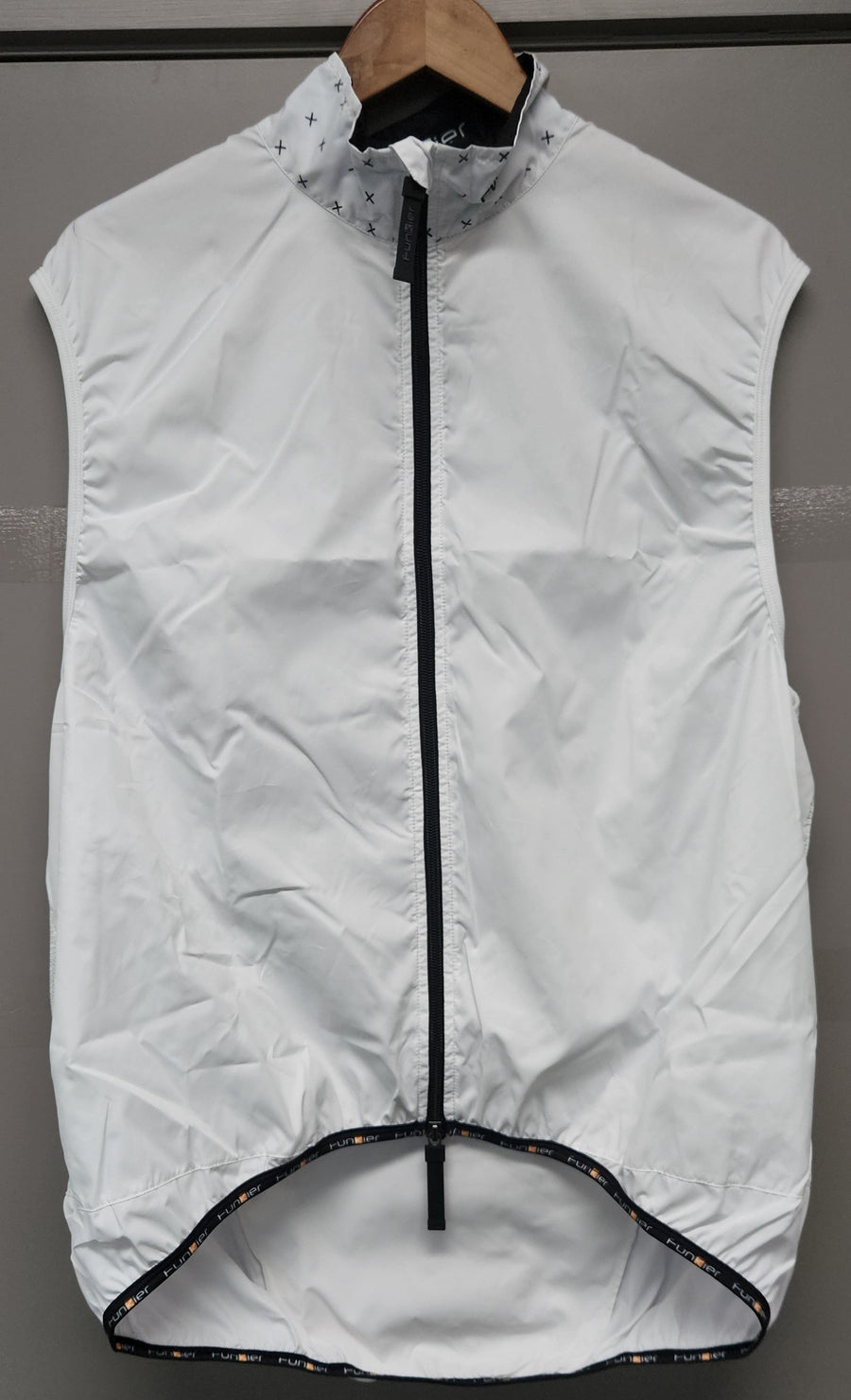 WHITE PRO WIND VEST  --  FUNKIER Pinarello, 100% Polyester, Mens  --  LARGE