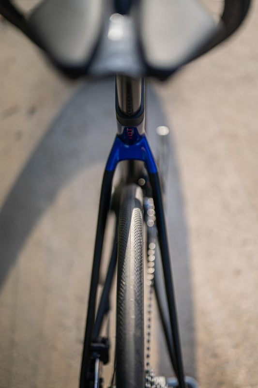 Felt VR | Advanced | 105 Di2 (Disruptive Blue/Wh/Or)
